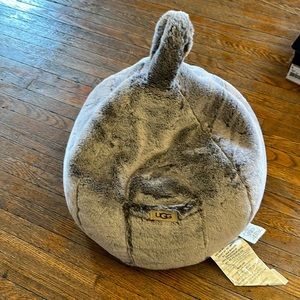 UGG Pouf - for kindle or iPad